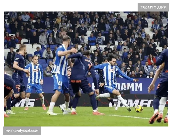 西班牙人队保级路上一次关键角球判罚经由VAR纠正后生效 西班牙人队保级路上一次关键角球判罚经由VAR纠正后生效